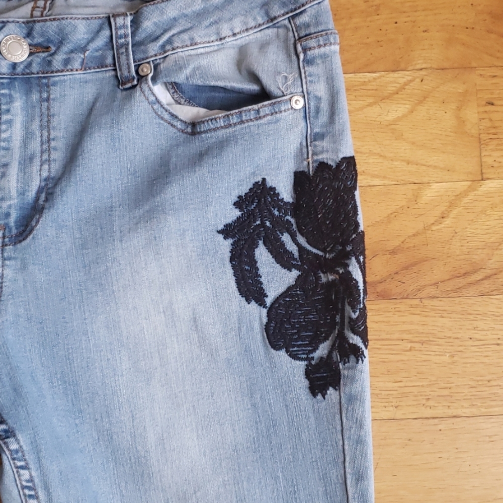 Jean - Picture 2 of 5